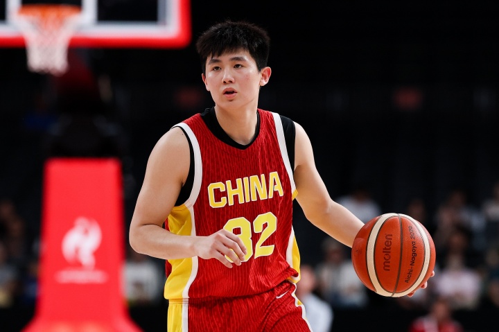 又帅又能打！李悦洲小组赛场均12.7分3.7板3助 命中率高达60.9%