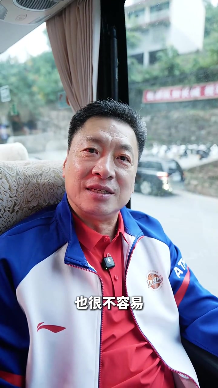 李春江关注青少年篮球：加油 每一个热爱篮球的少年！